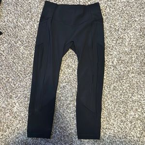 NEVER WORN BLACK LULU LEMON CROPPED LEGGINGS